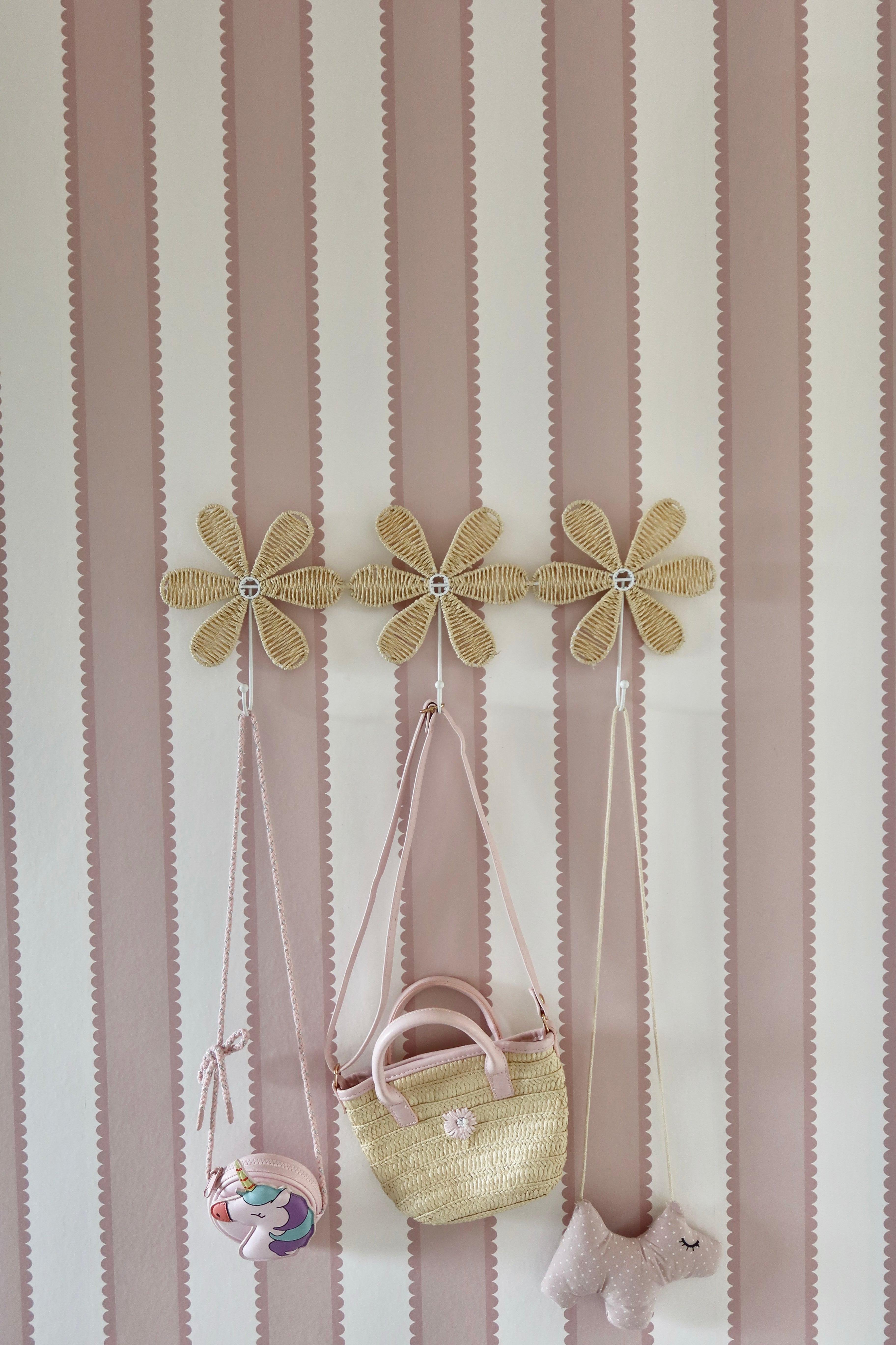 Pink Scalloped Wallpaper