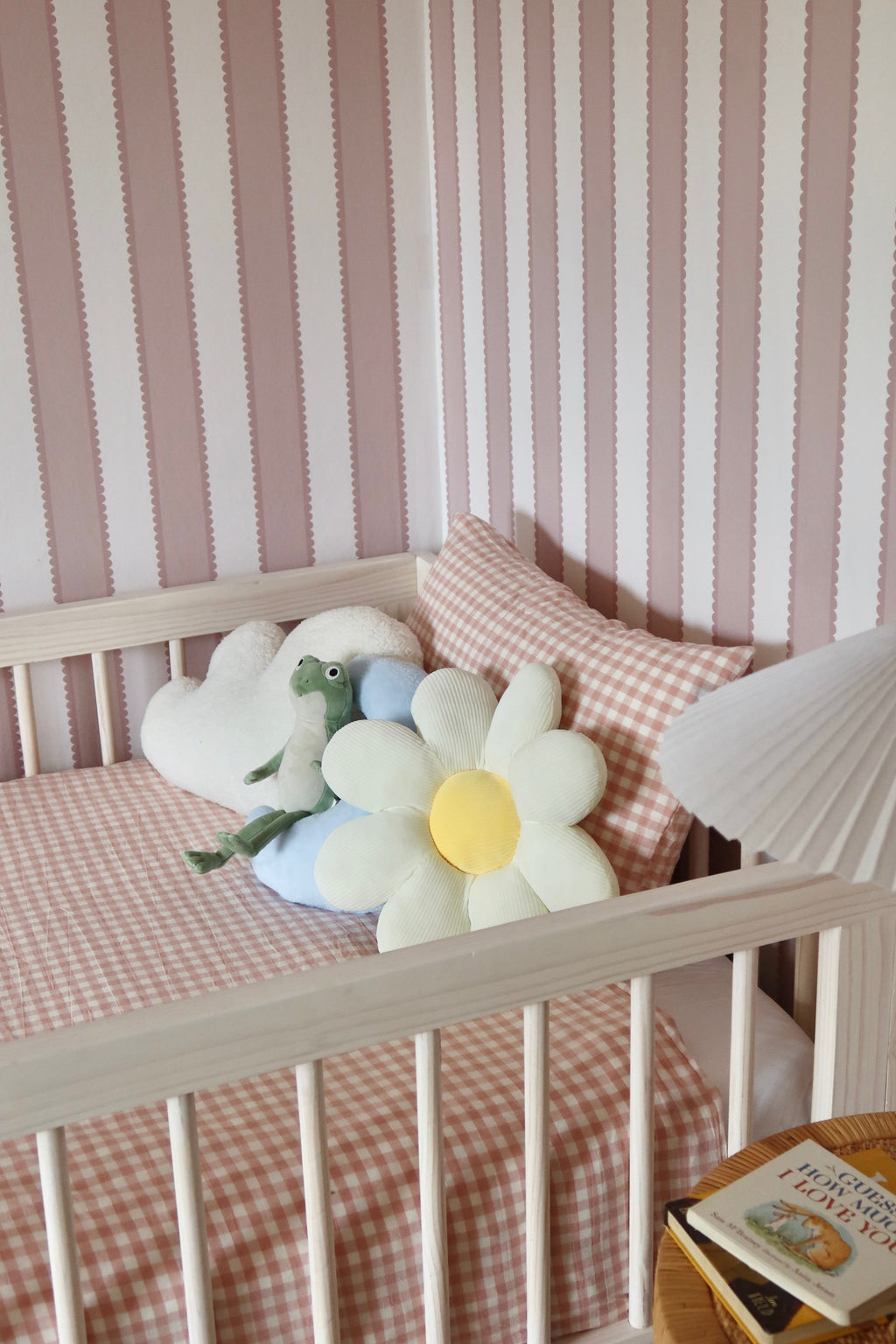 Pink Scalloped Wallpaper
