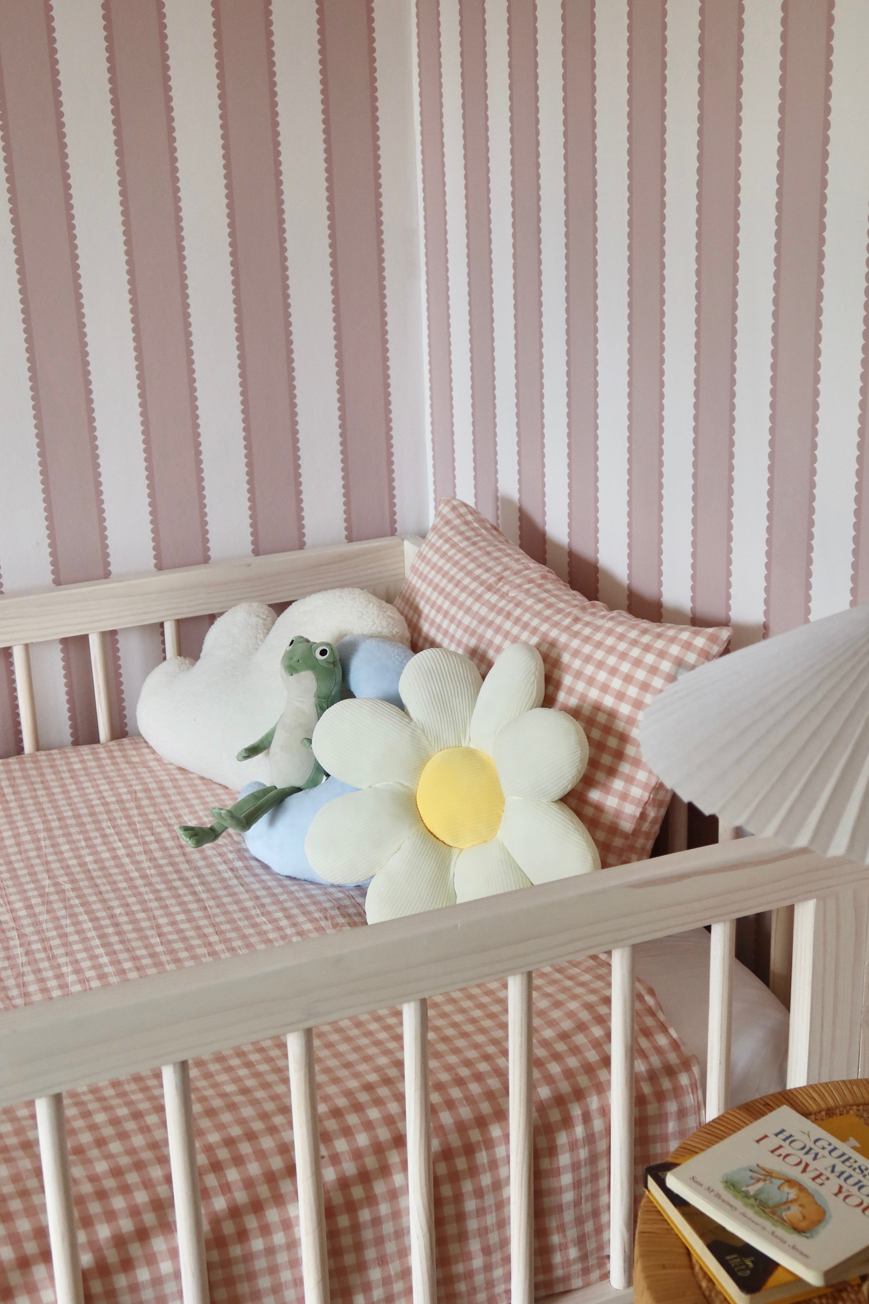 Pink Scalloped Wallpaper