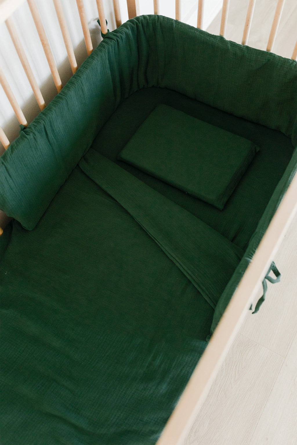 Forest Green Muslin Cot Bumper Cover