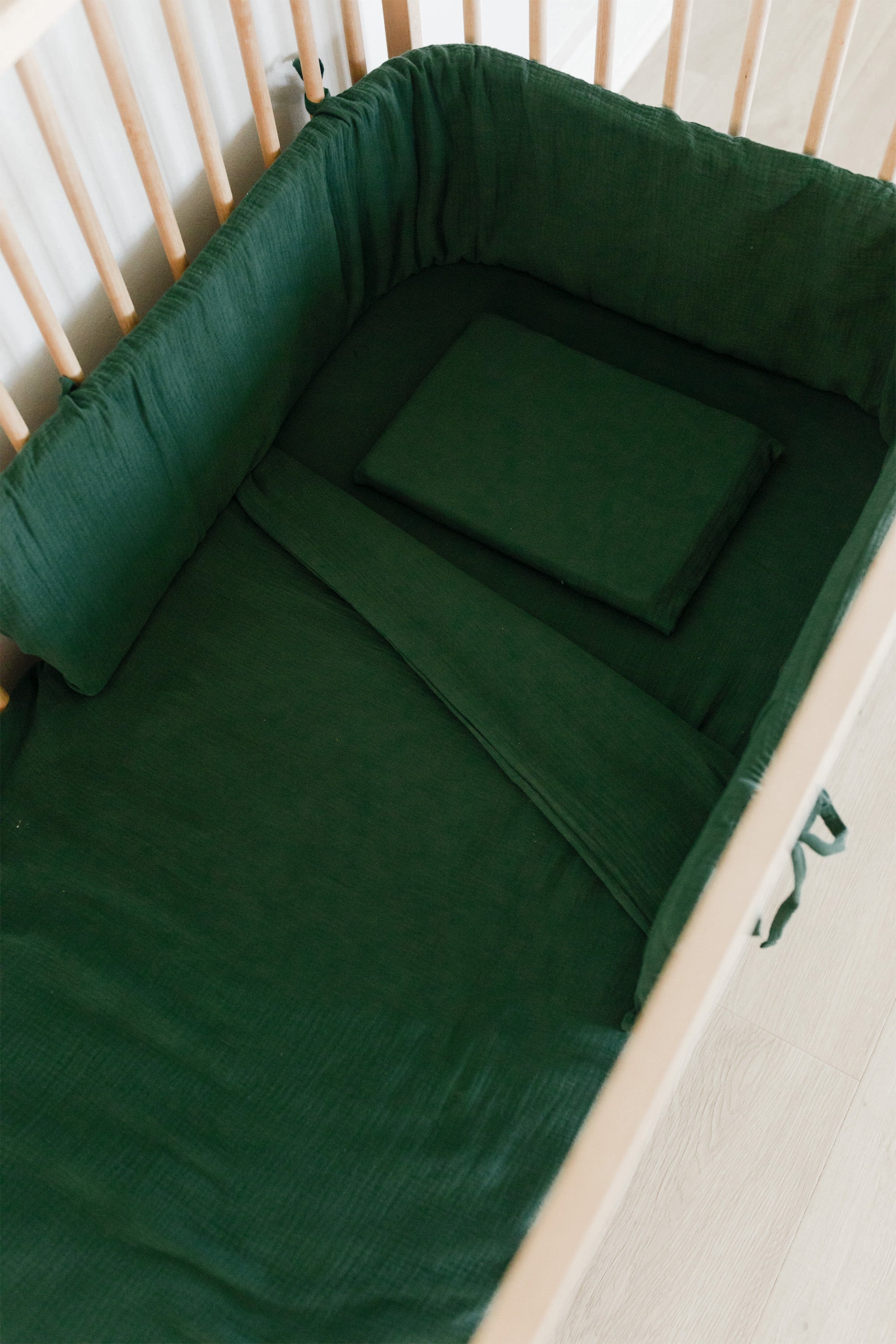 Forest Green Muslin Cot Bumper Cover