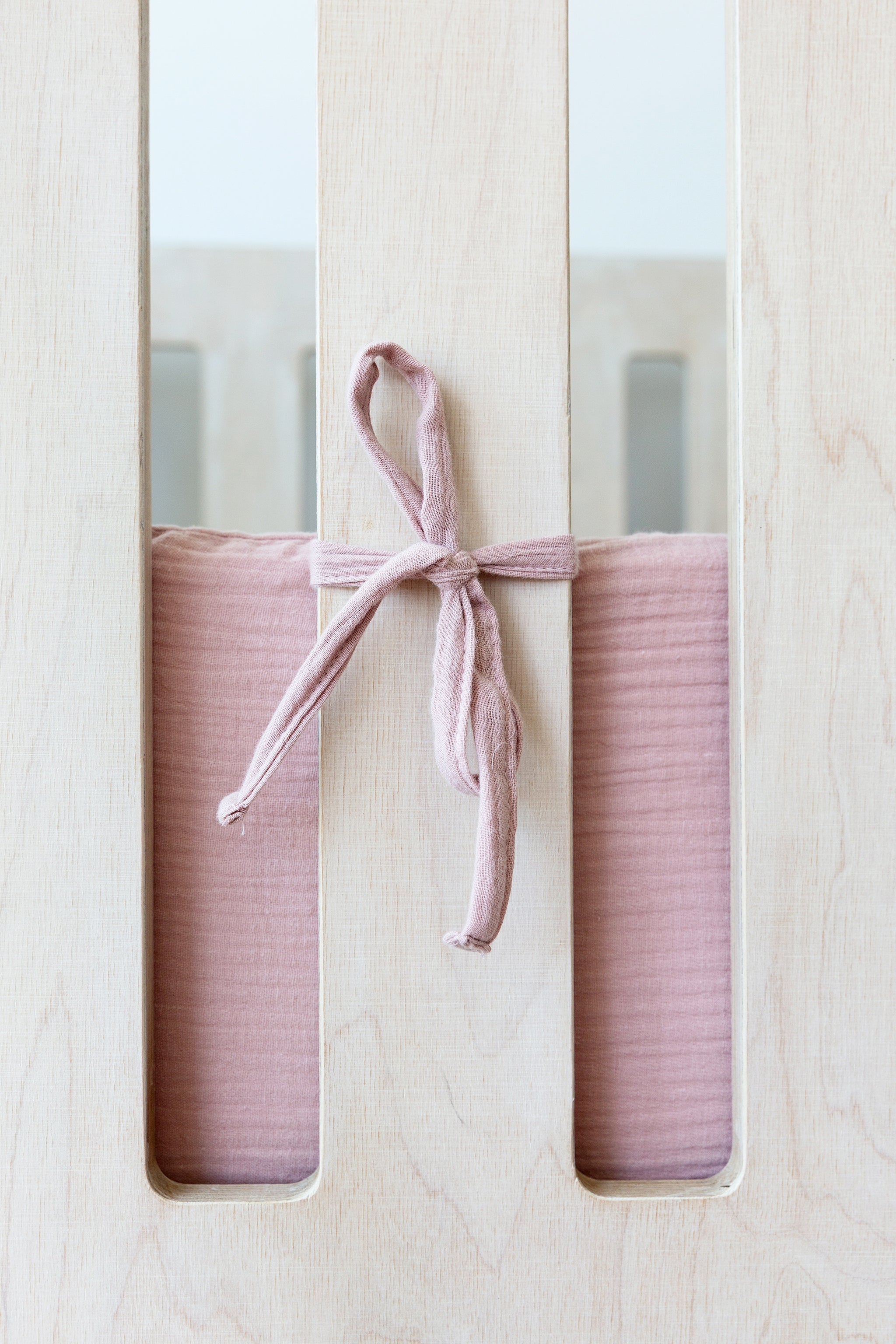 Dusty Pink Muslin Cot Bumper Cover